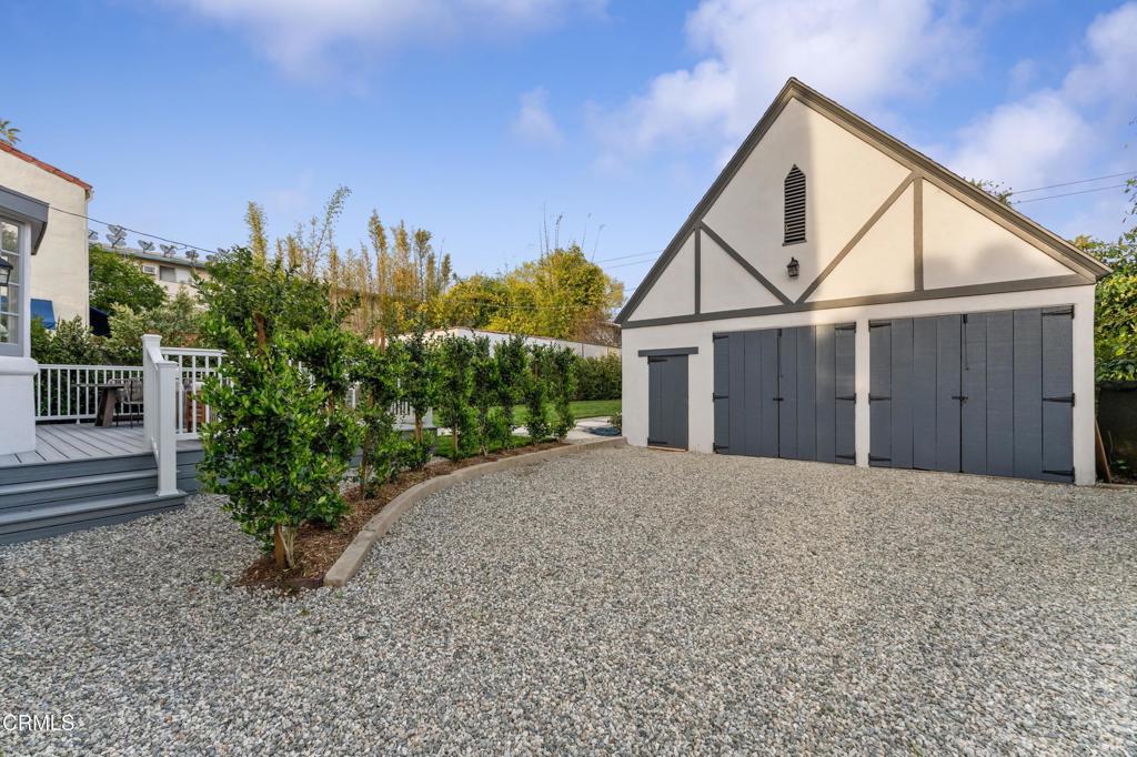 1300 N Holliston Avenue