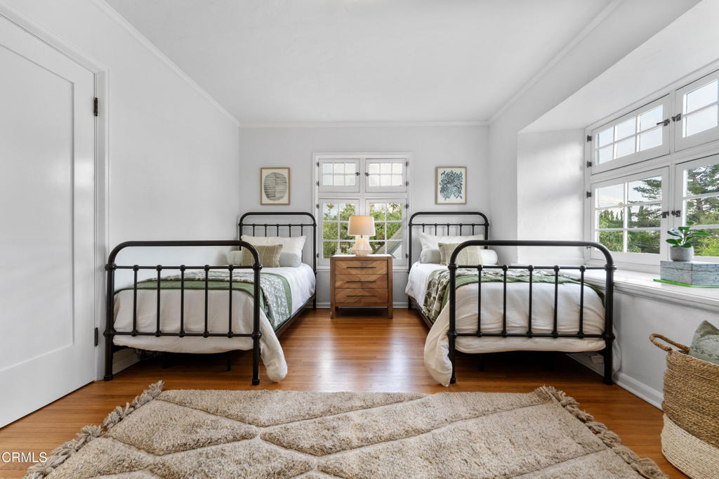 1300 N Holliston Avenue