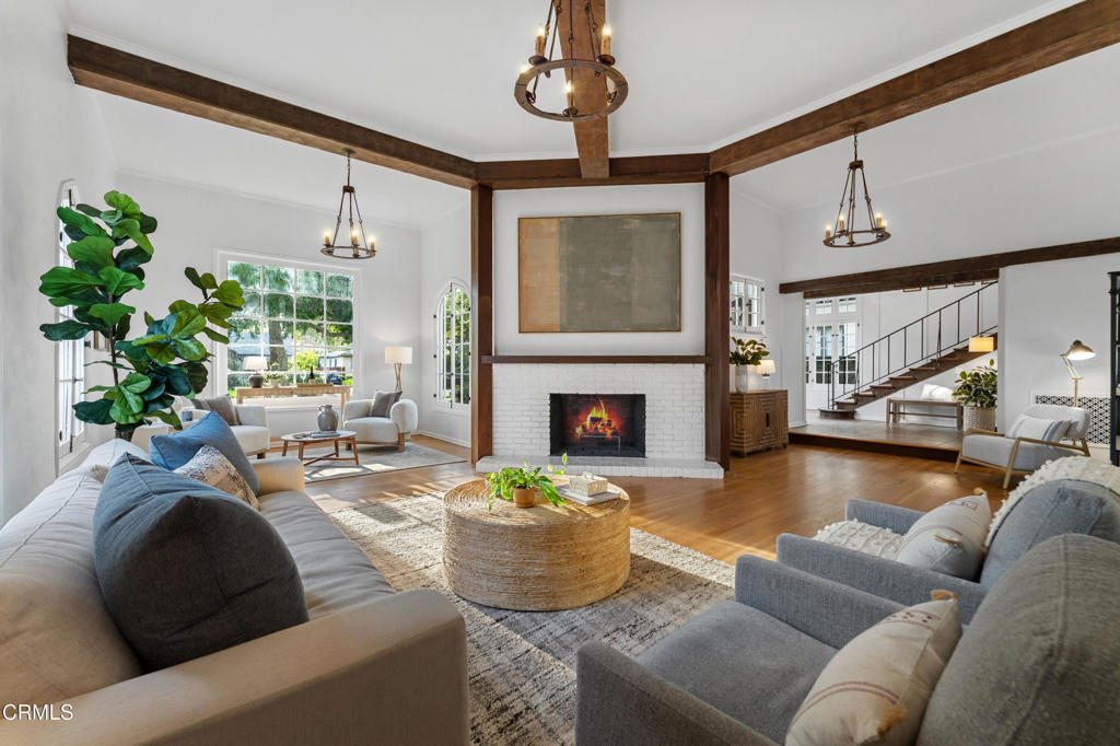 1300 N Holliston Avenue