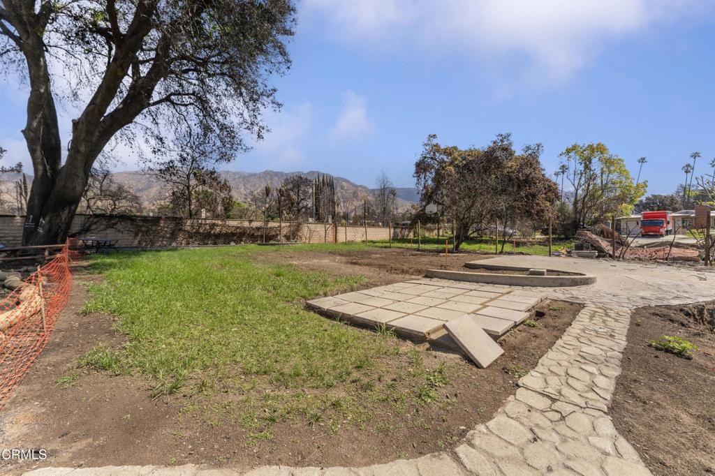 1049 E Calaveras Street