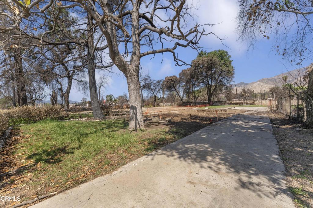 1049 E Calaveras Street