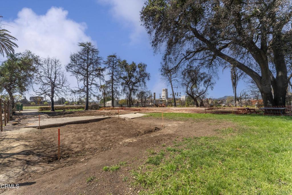 1049 E Calaveras Street