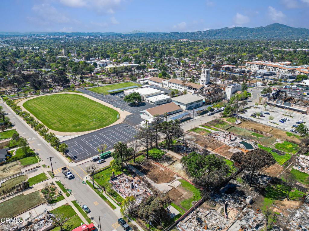 1049 E Calaveras Street