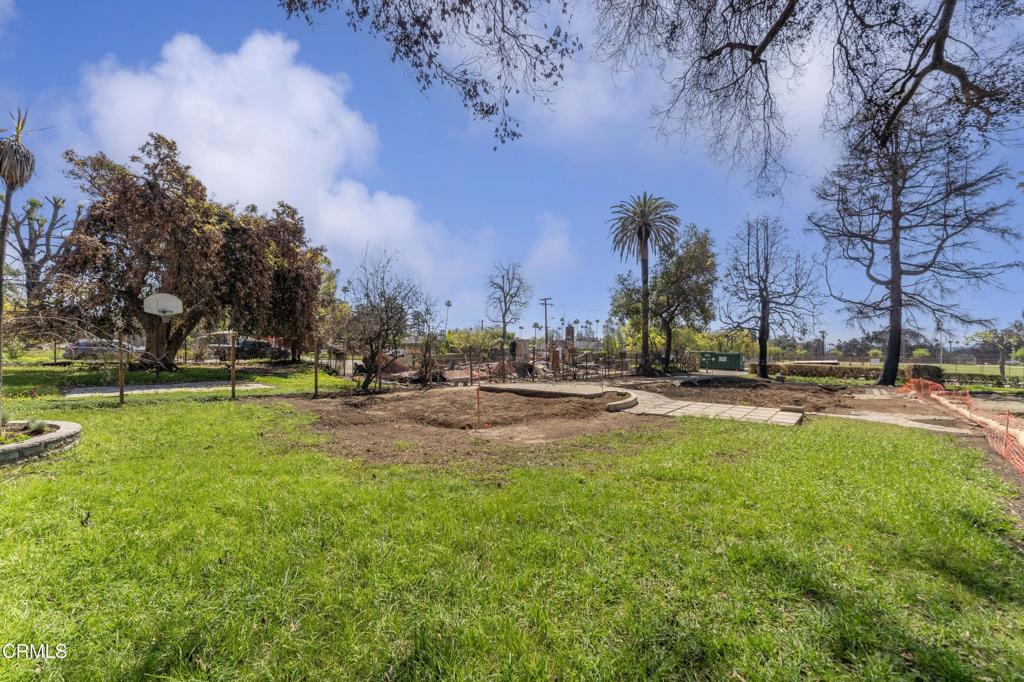 1049 E Calaveras Street