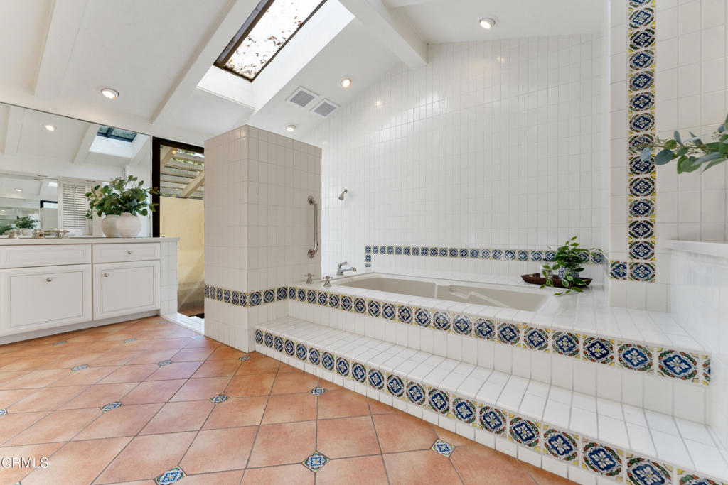 1400 Pasqualito Drive