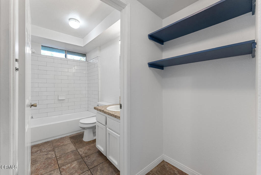 248 E Washington Boulevard 4