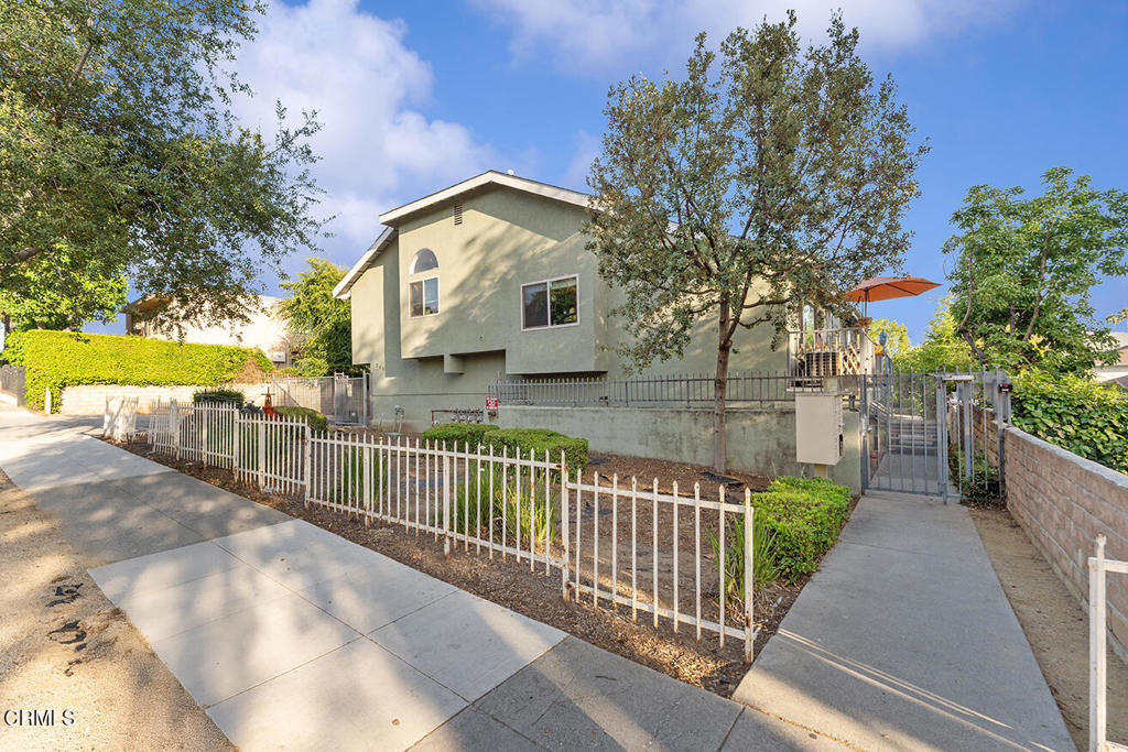 248 E Washington Boulevard 4