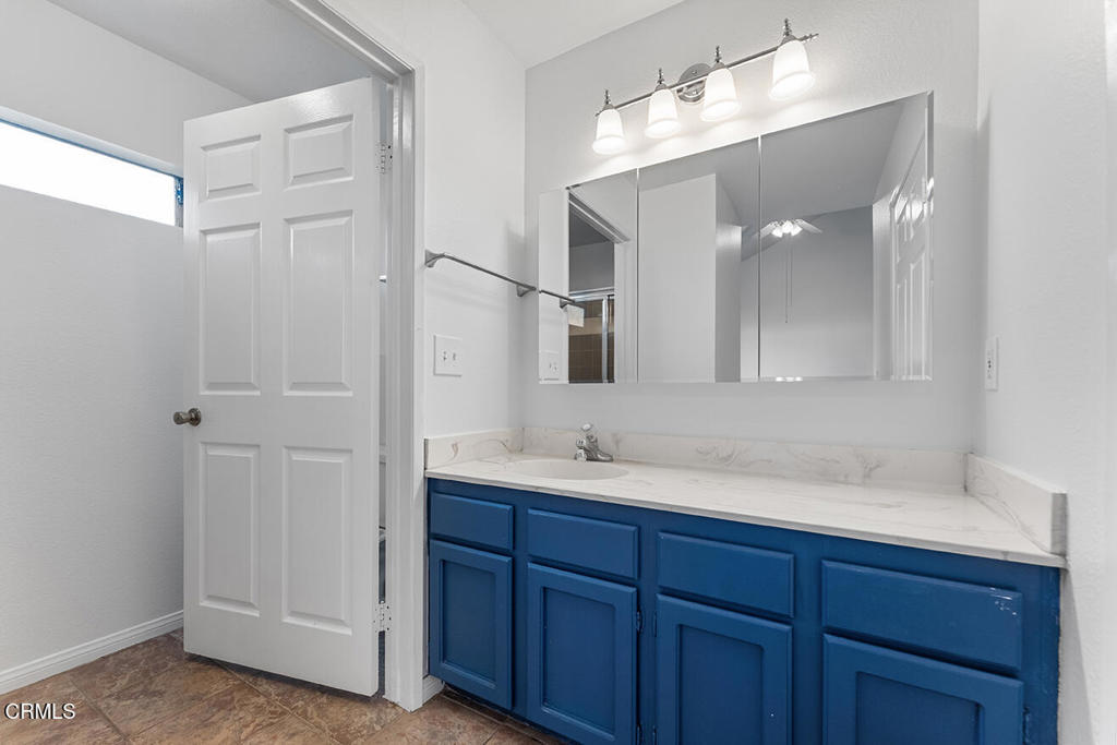 248 E Washington Boulevard 4