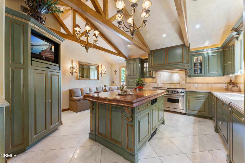 1205 Linda Vista Avenue