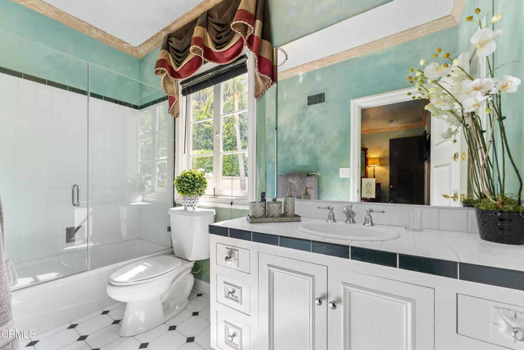 1205 Linda Vista Avenue