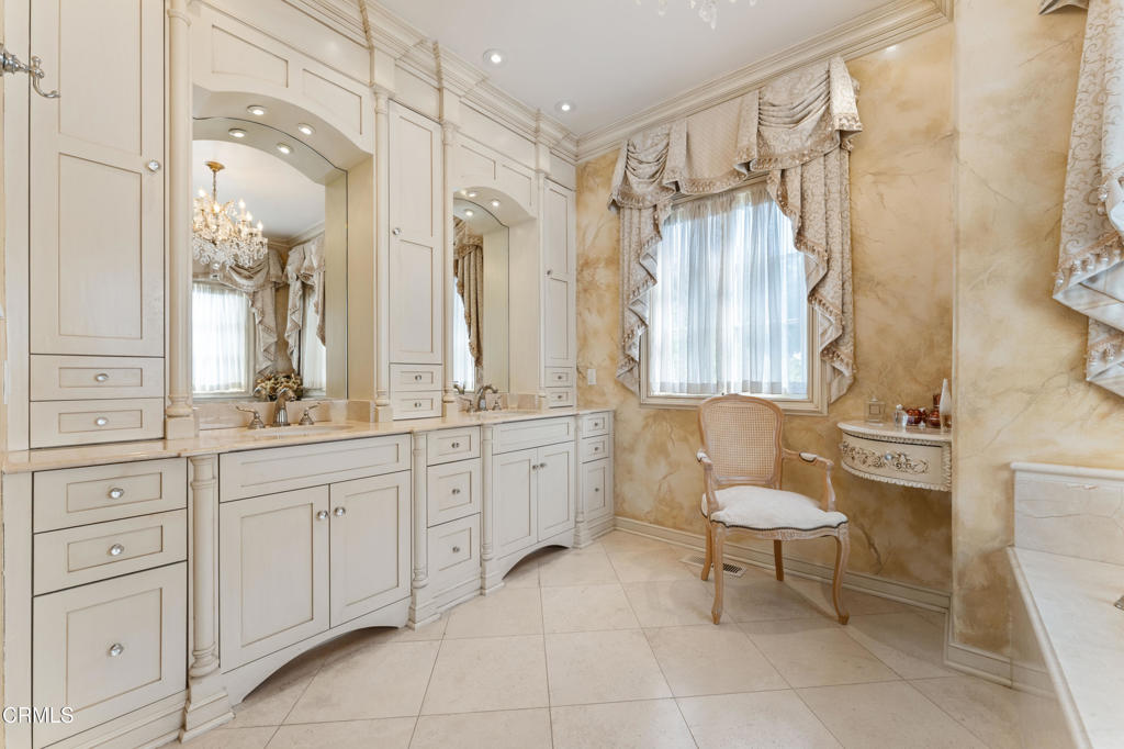 1205 Linda Vista Avenue