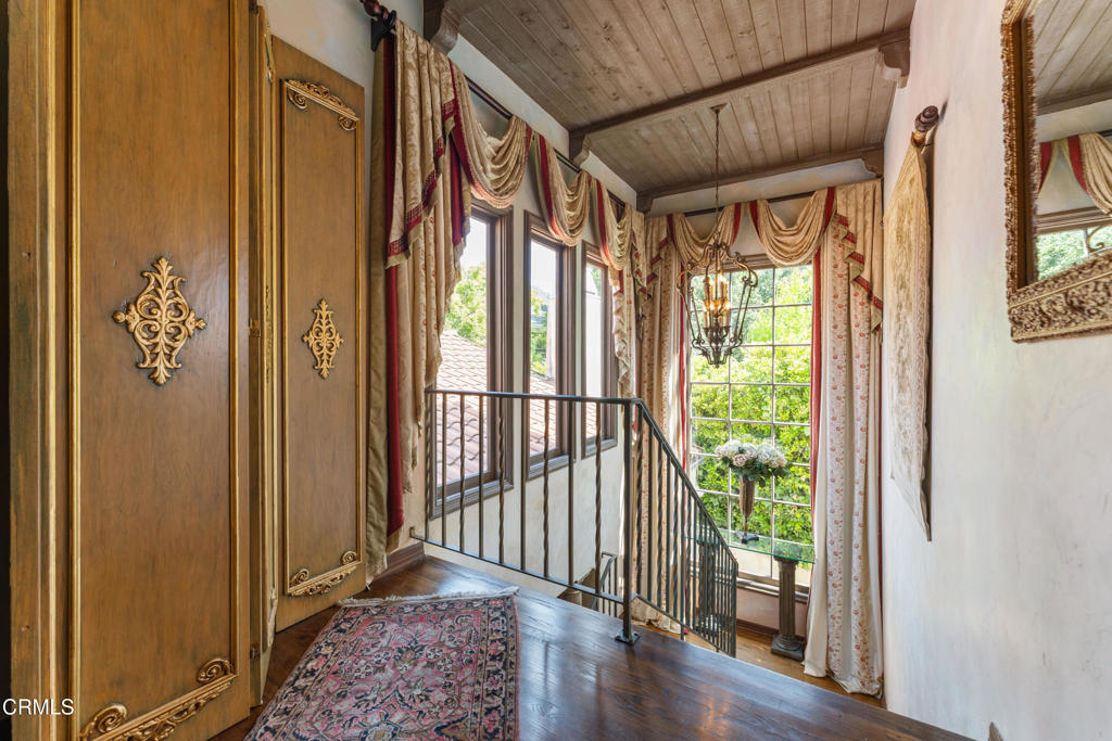 1205 Linda Vista Avenue