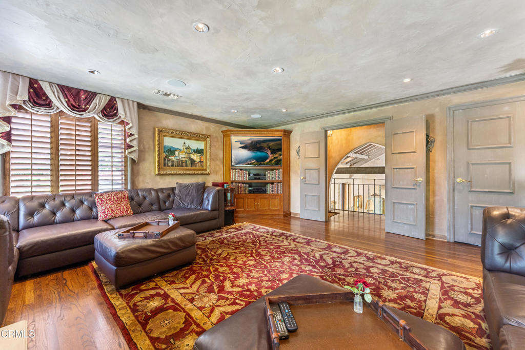 1205 Linda Vista Avenue