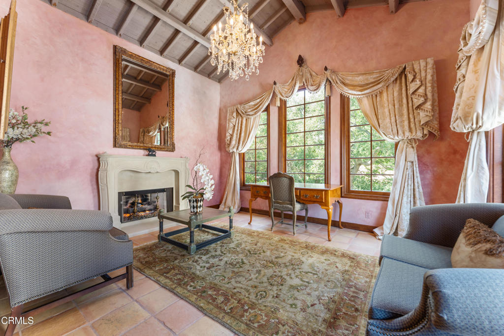 1205 Linda Vista Avenue