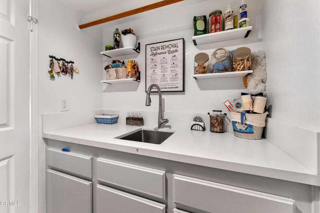 3153 Dragonfly Street