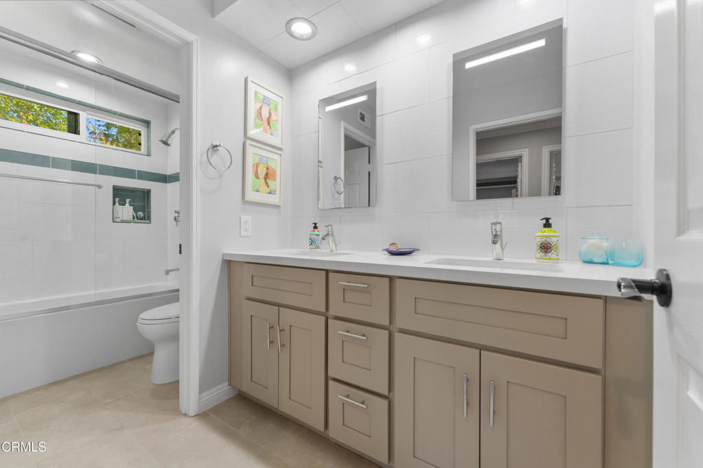 3153 Dragonfly Street