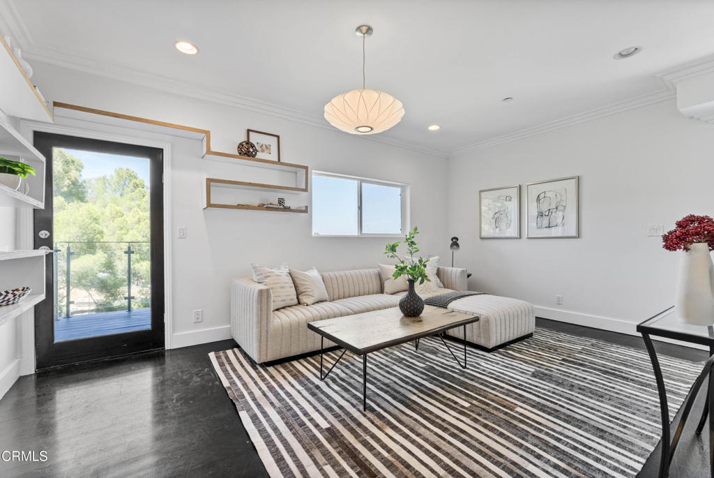 453 Frontenac Avenue