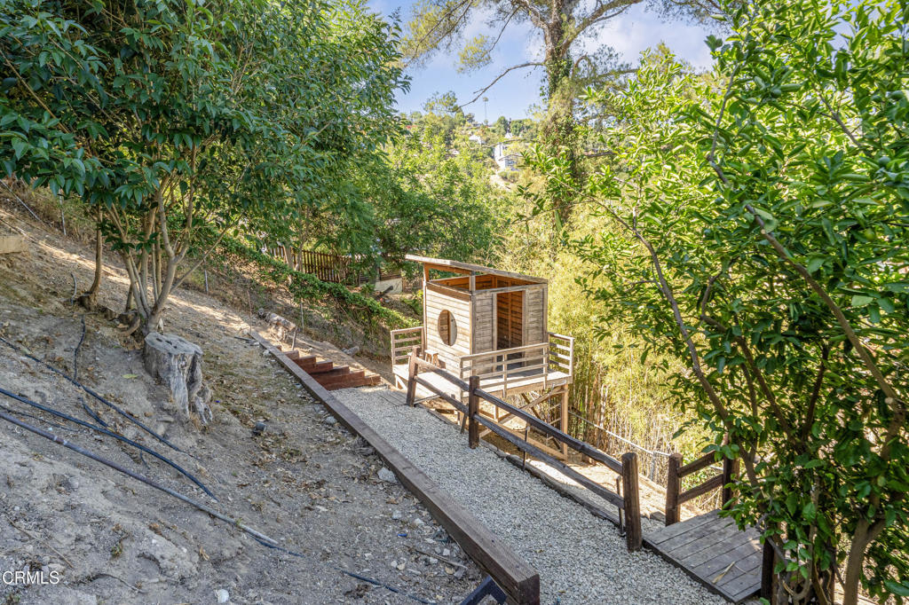 453 Frontenac Avenue