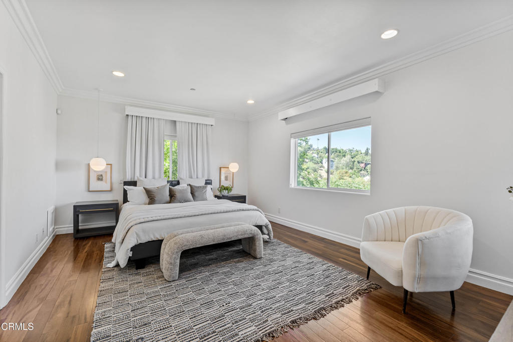 453 Frontenac Avenue