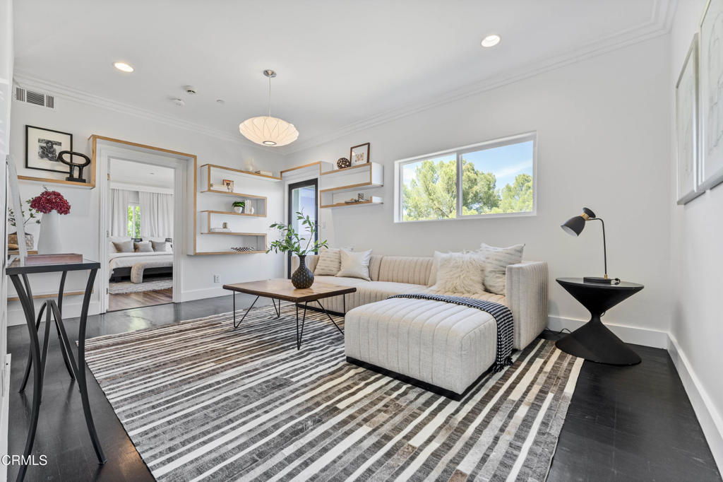 453 Frontenac Avenue