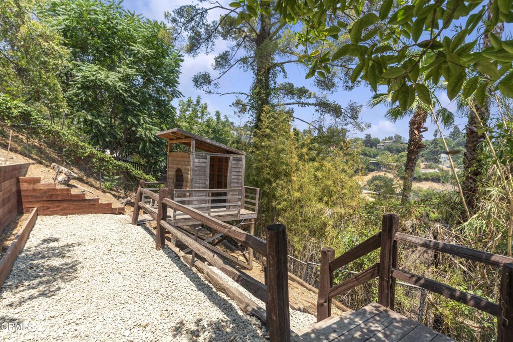 453 Frontenac Avenue