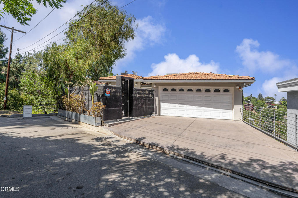 453 Frontenac Avenue