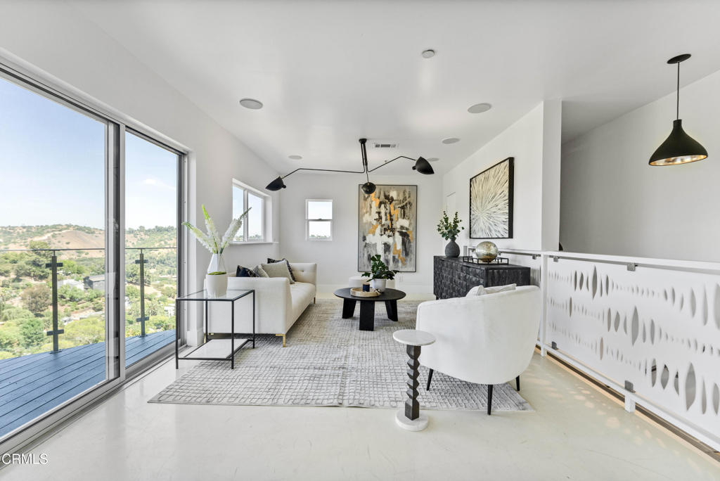 453 Frontenac Avenue