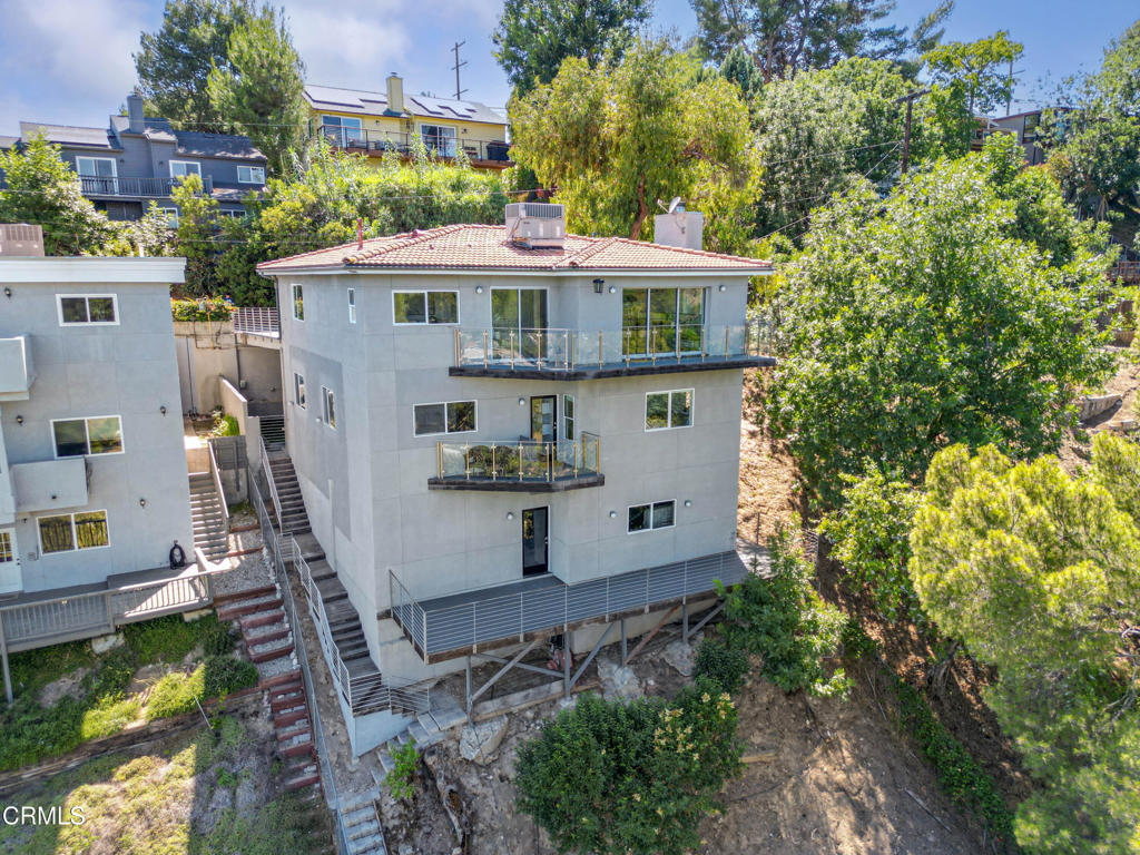 453 Frontenac Avenue