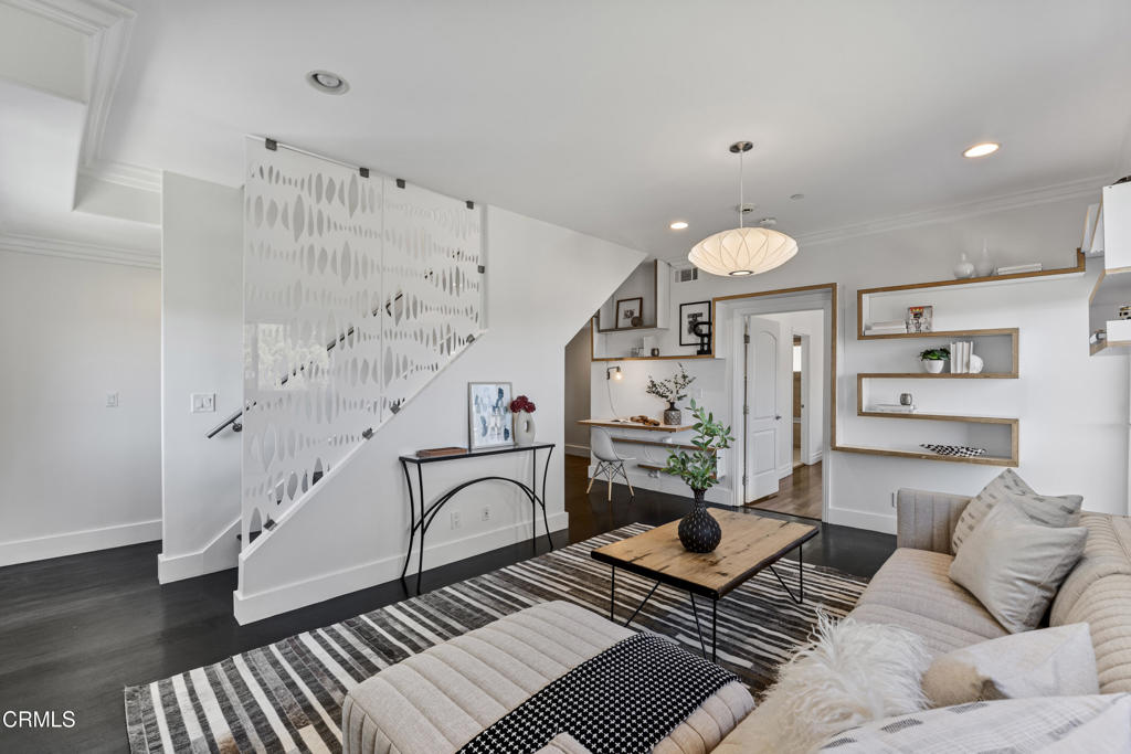 453 Frontenac Avenue