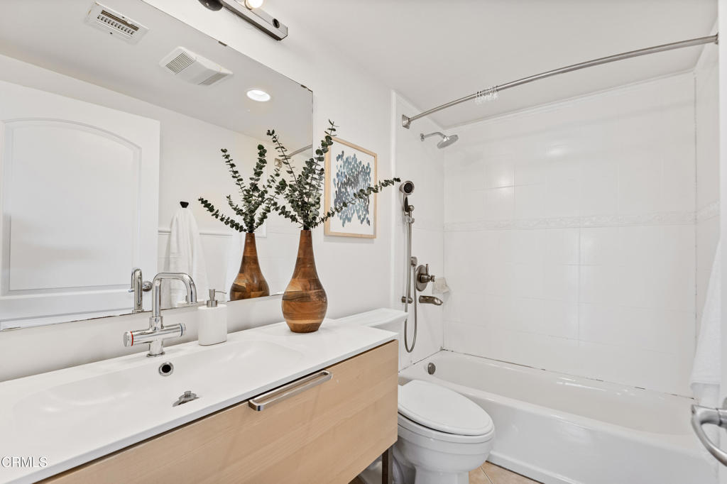 453 Frontenac Avenue