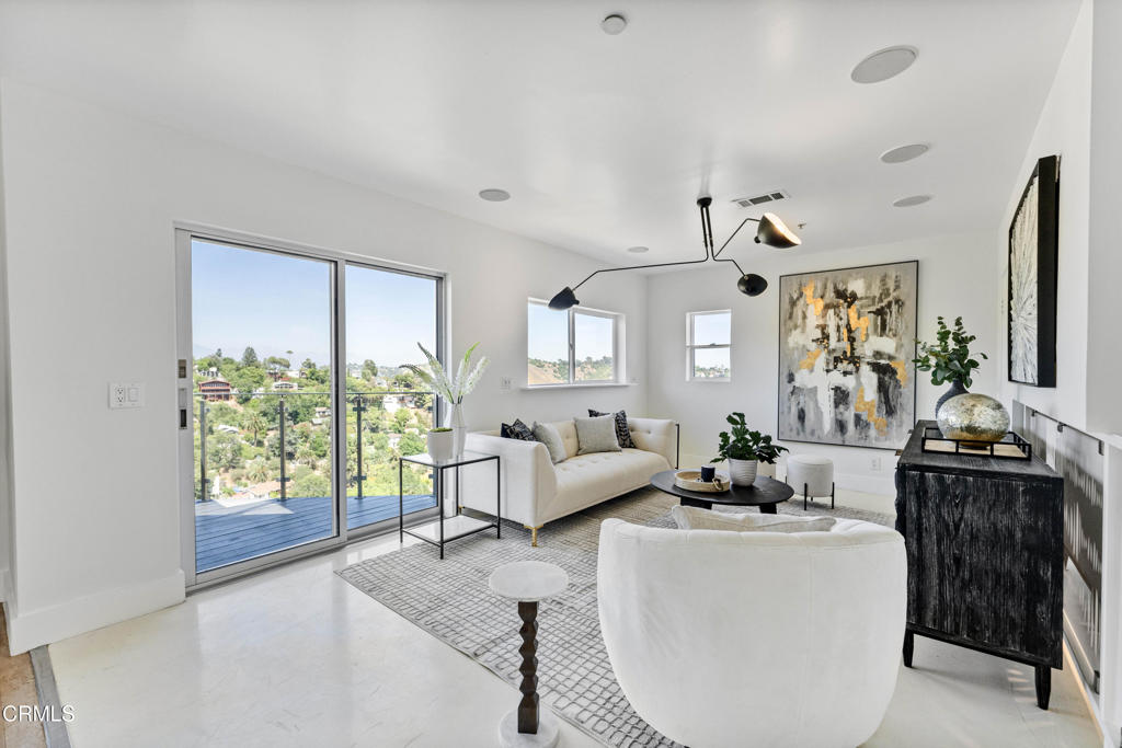 453 Frontenac Avenue