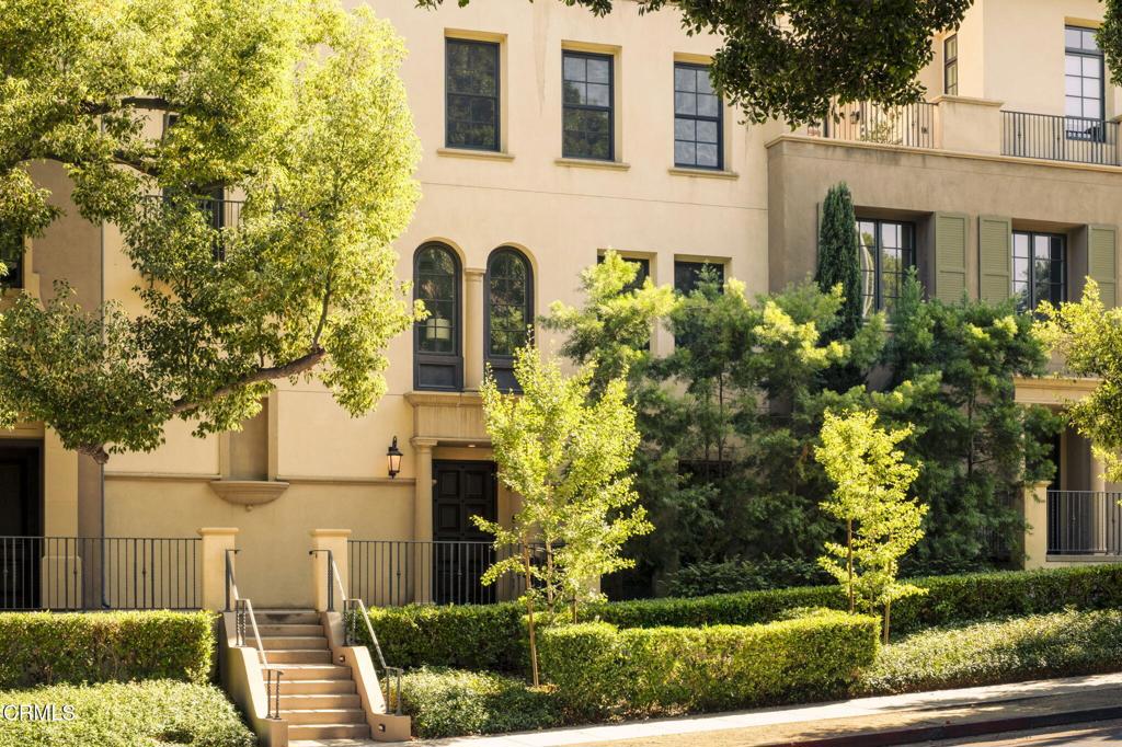 378 W Green Street 123