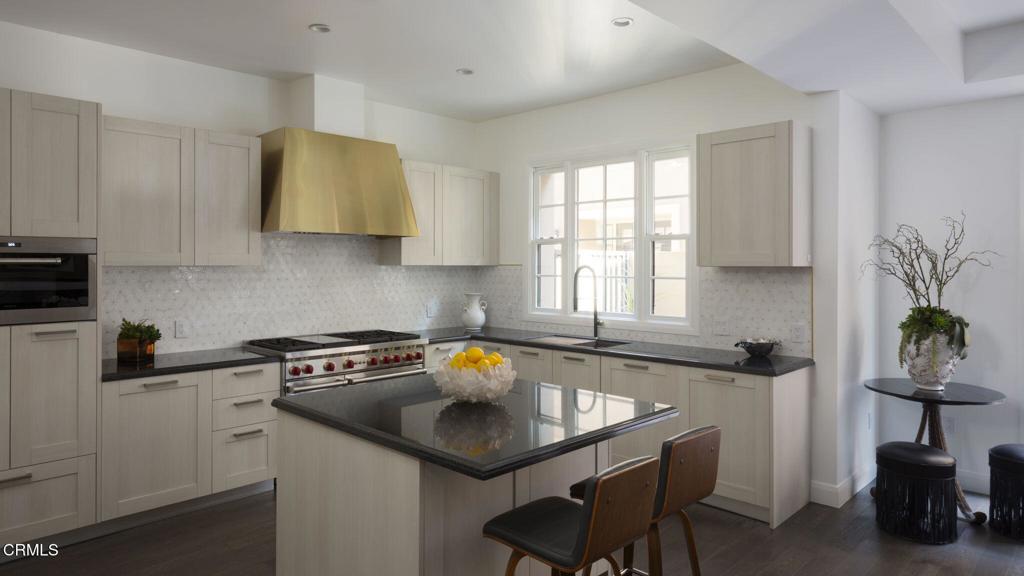 378 W Green Street 123