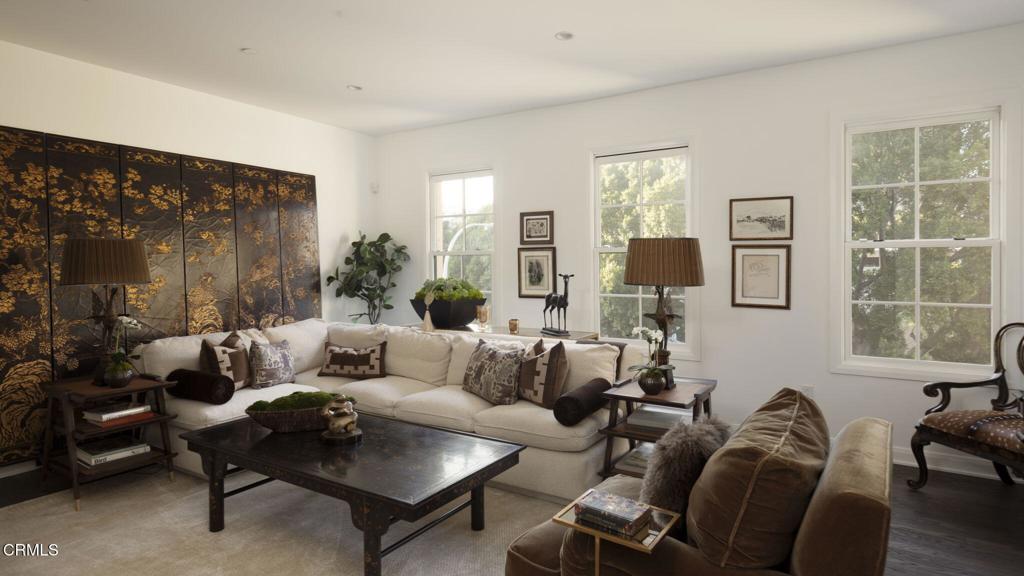 378 W Green Street 123