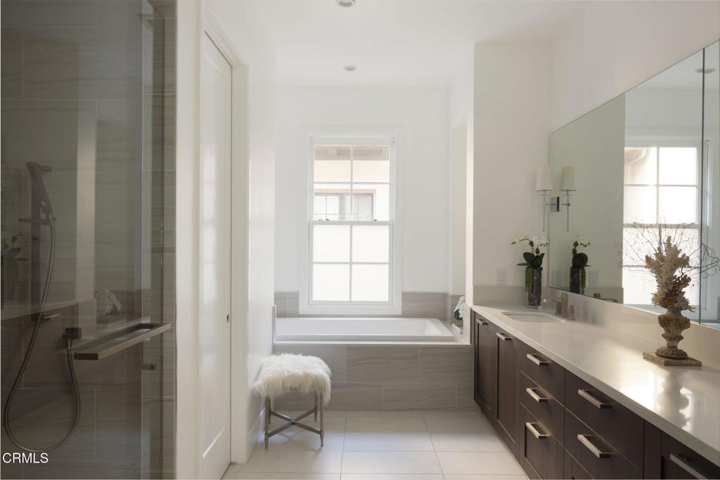 378 W Green Street 123