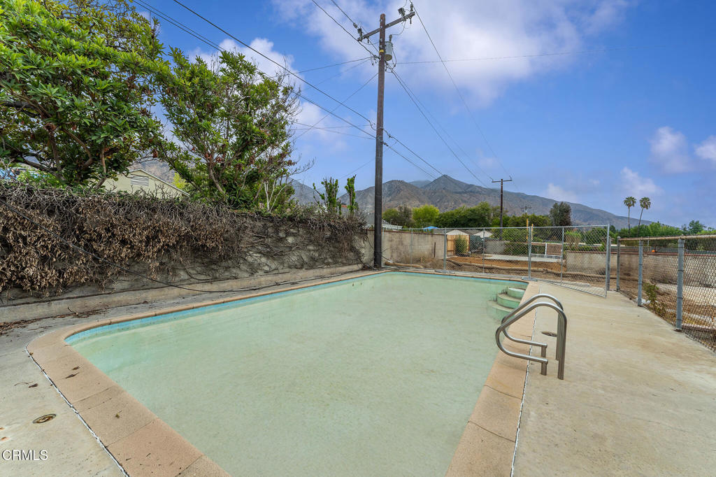 1685 E Calaveras Street