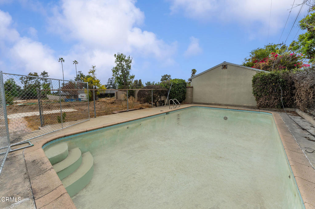 1685 E Calaveras Street