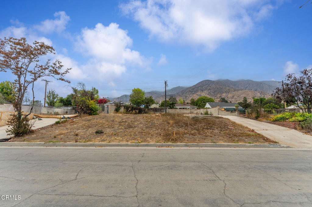 1685 E Calaveras Street