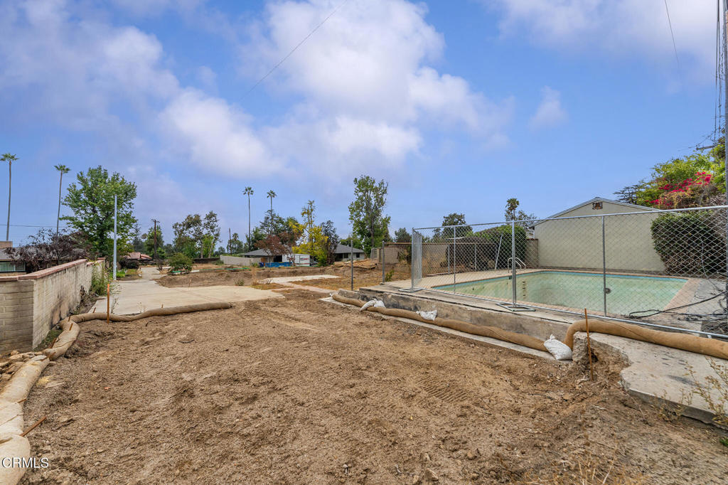 1685 E Calaveras Street