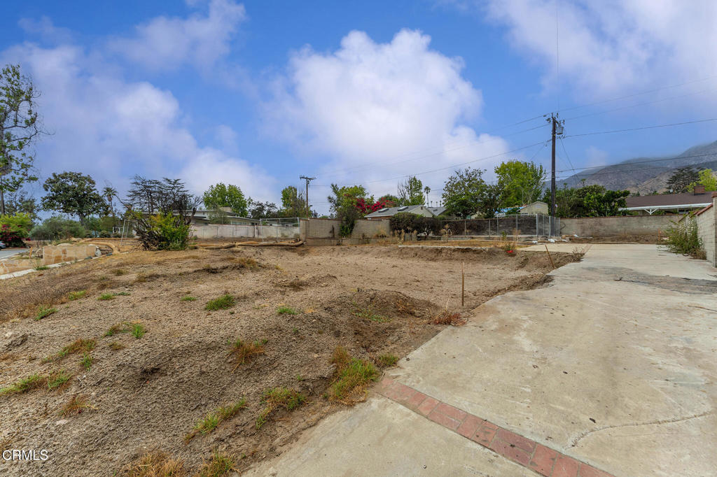 1685 E Calaveras Street