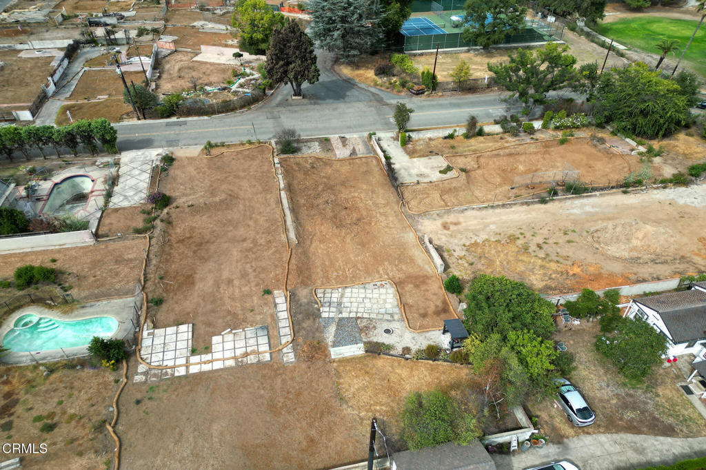 1370 E Calaveras Street