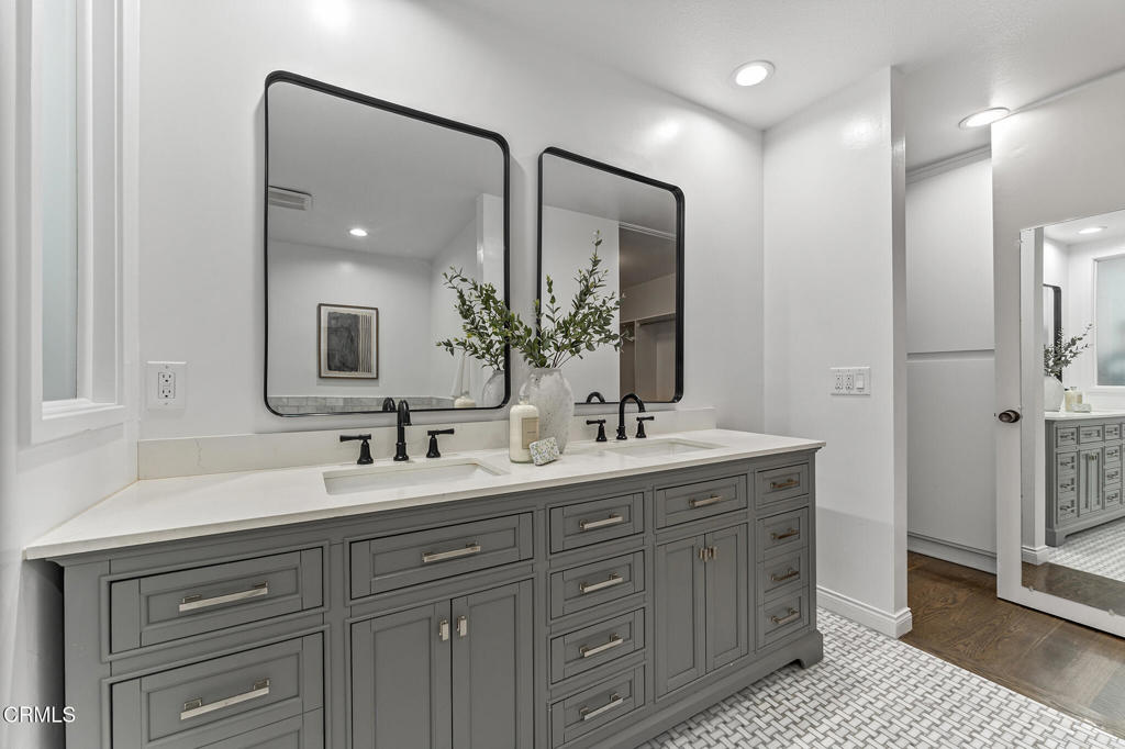 211 S Orange Grove Boulevard 5