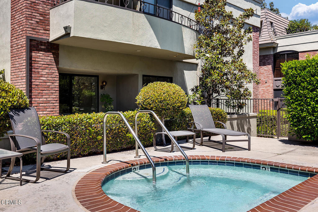 211 S Orange Grove Boulevard 5