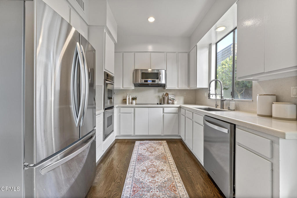 211 S Orange Grove Boulevard 5