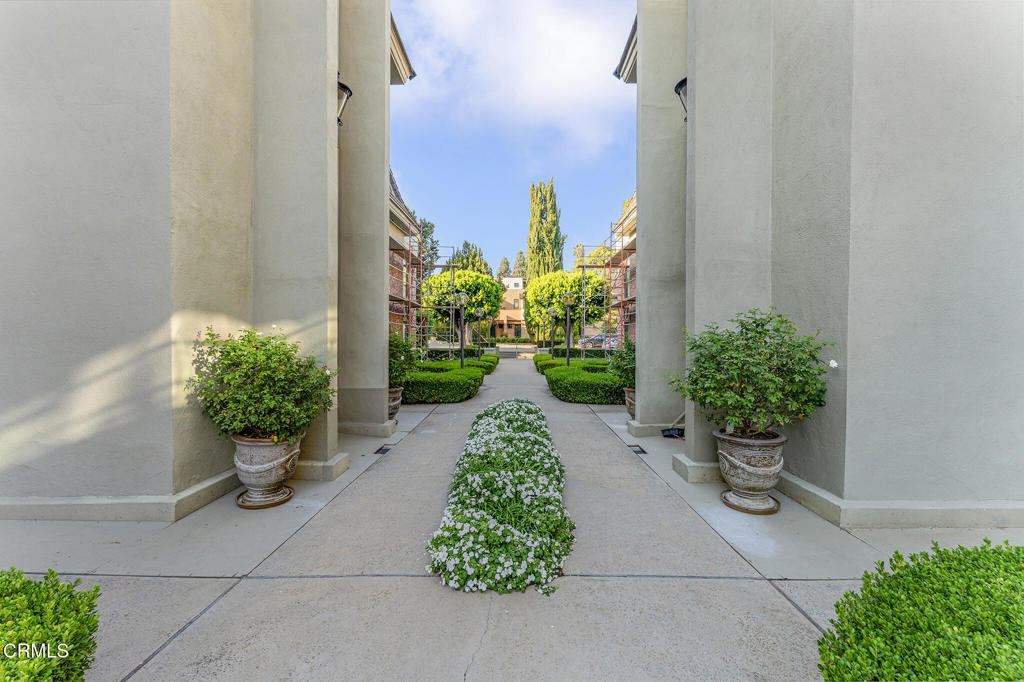 211 S Orange Grove Boulevard 5