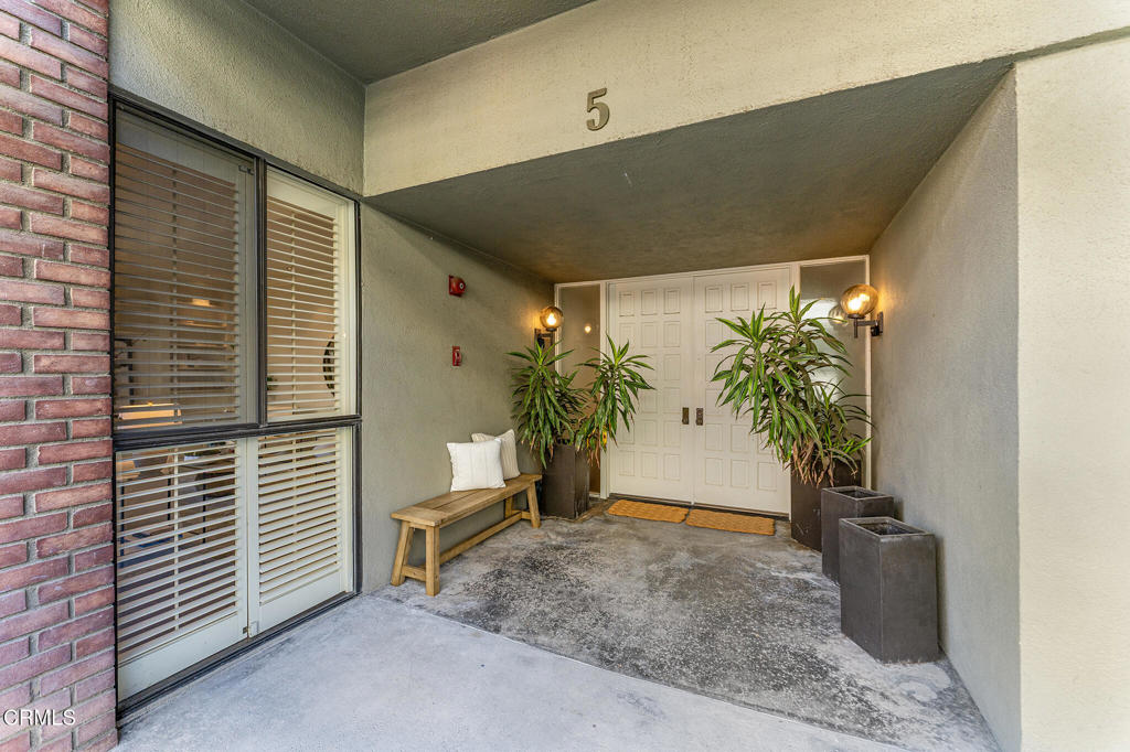 211 S Orange Grove Boulevard 5