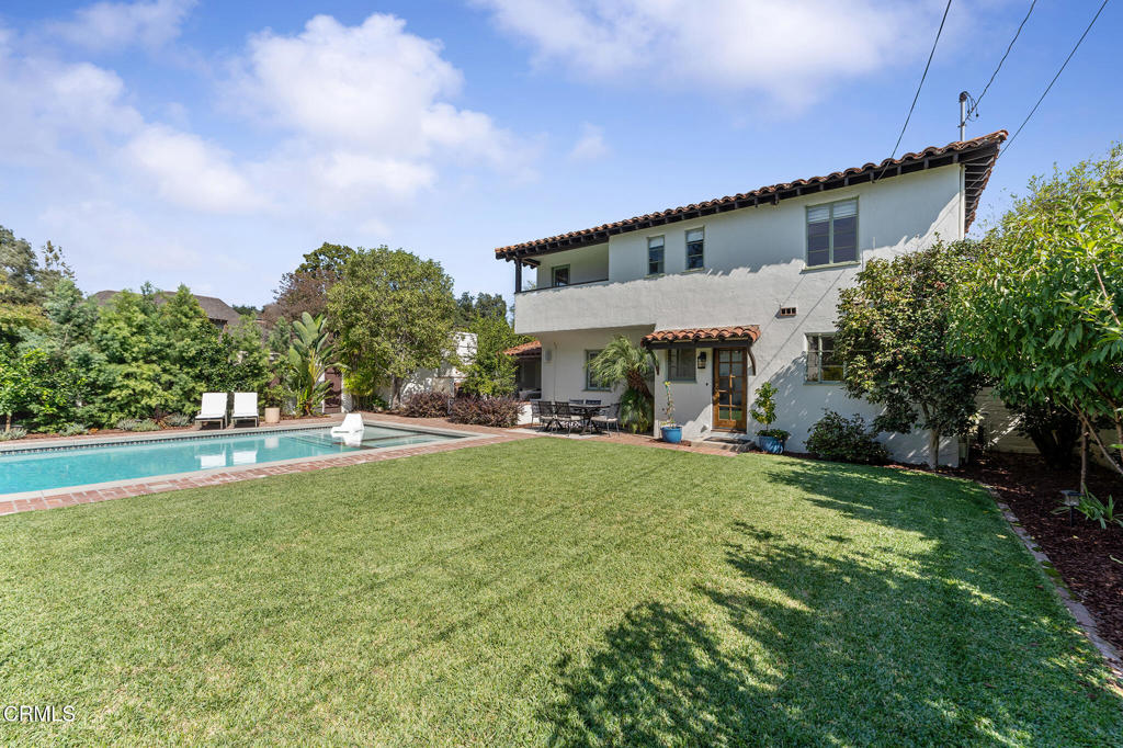 1805 West Drive Drive