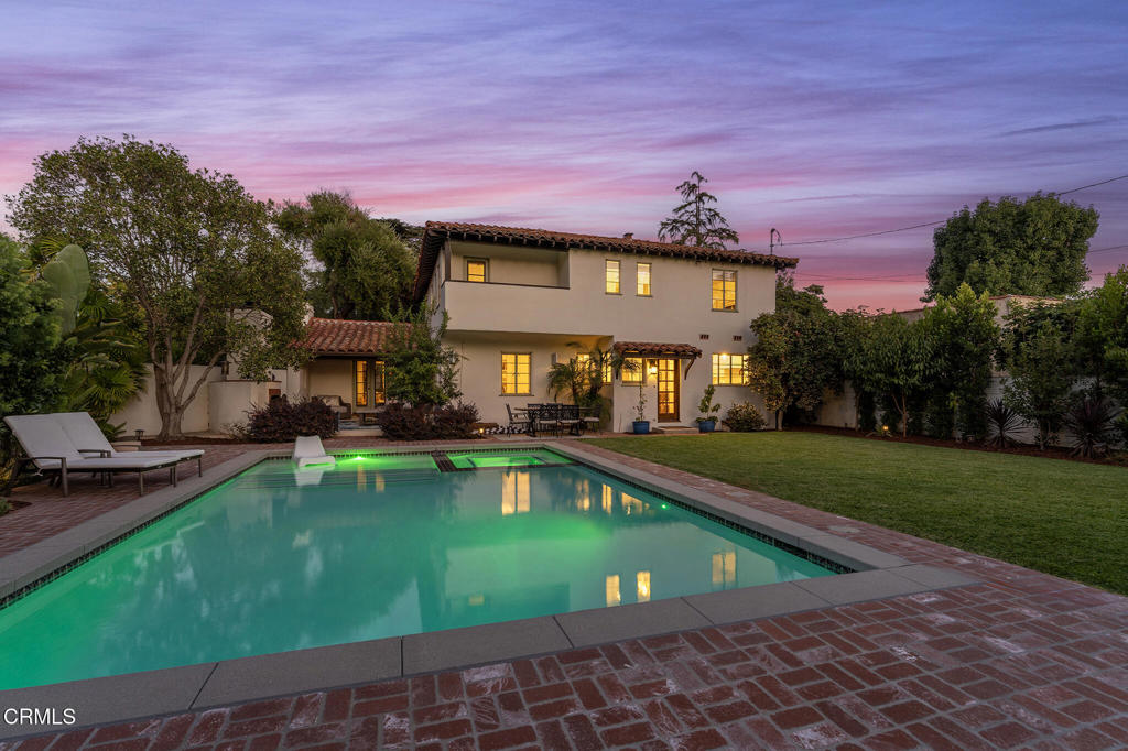 1805 West Drive Drive