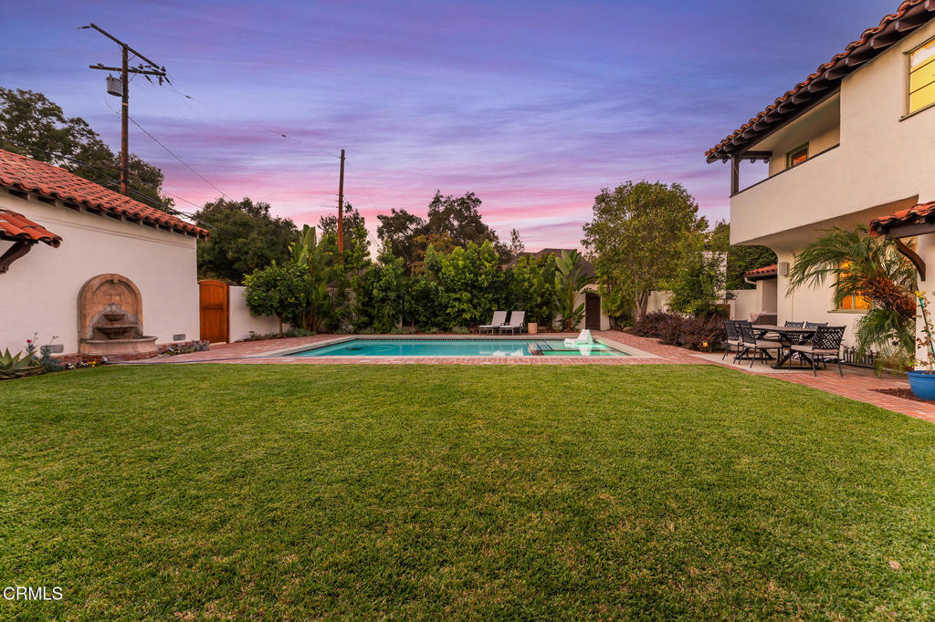 1805 West Drive Drive