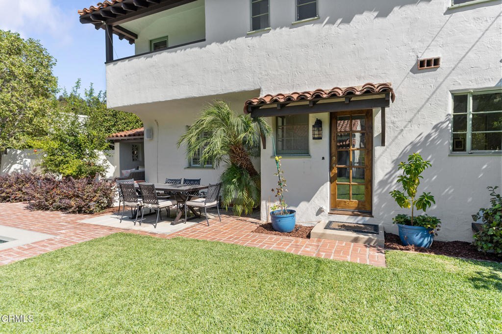 1805 West Drive Drive